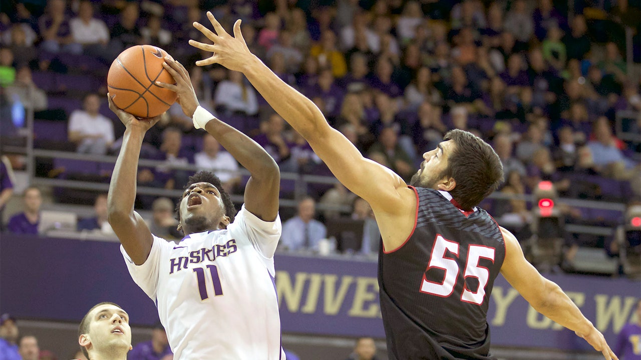 No. 17 Washington rallies to defeat Eastern Washington